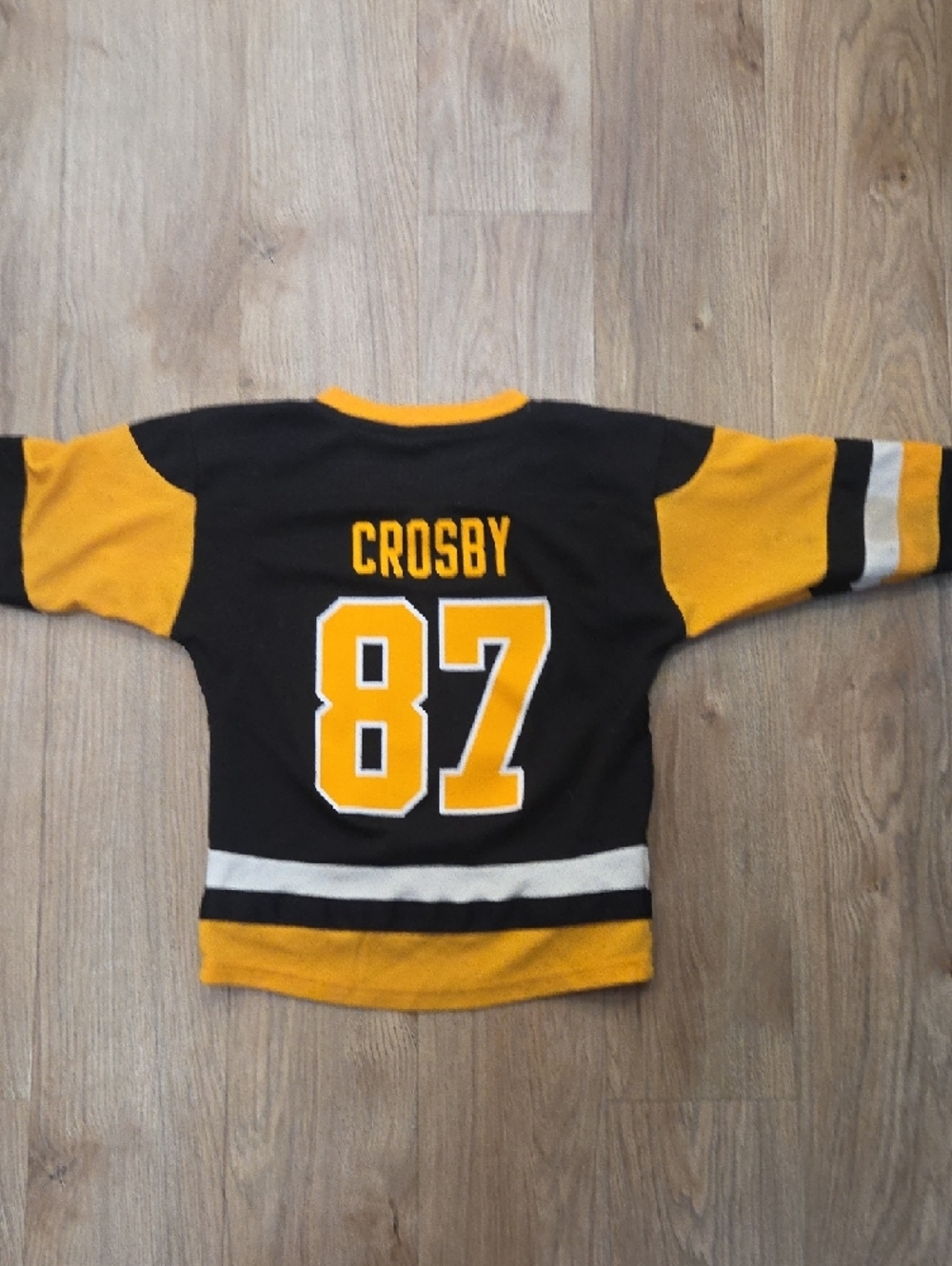 NHL Kids Black & Gold Pittsburgh Penguins Captain Jersey - Picture 4 of 4